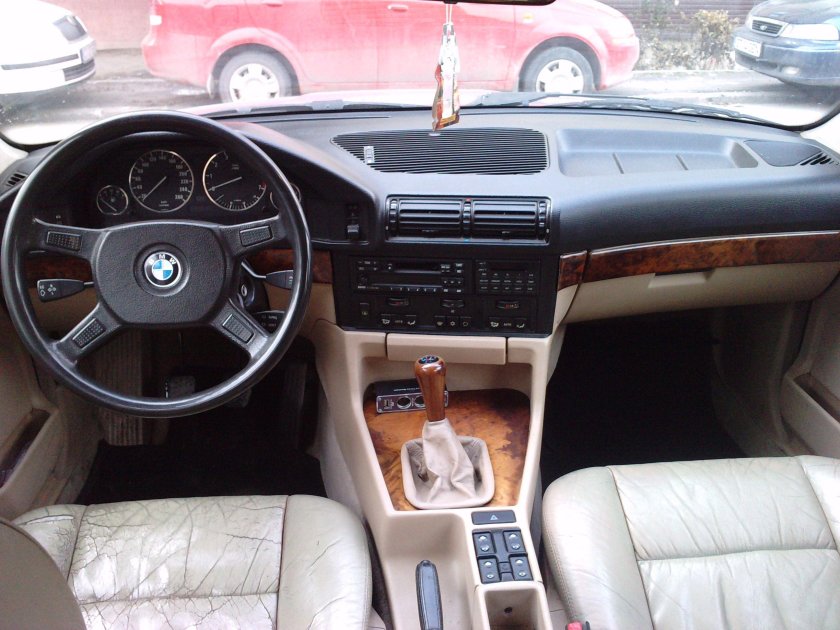 BMW 520i e34 салон