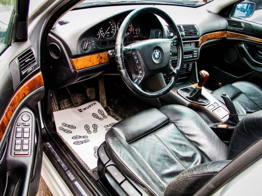 БМВ 525i салон