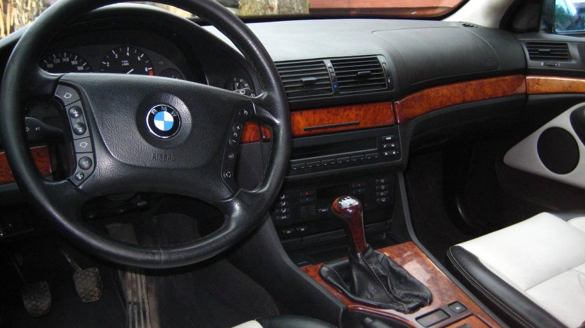 БМВ е39 салон