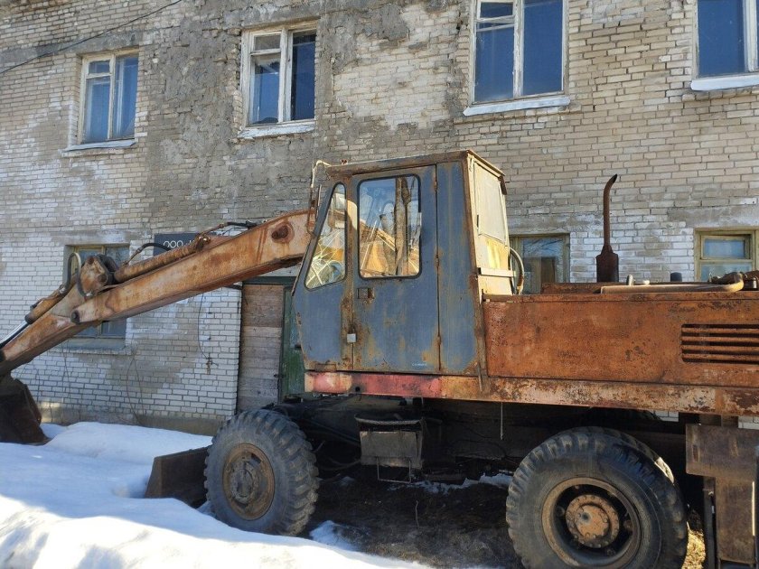 Экскаватор эо 3323