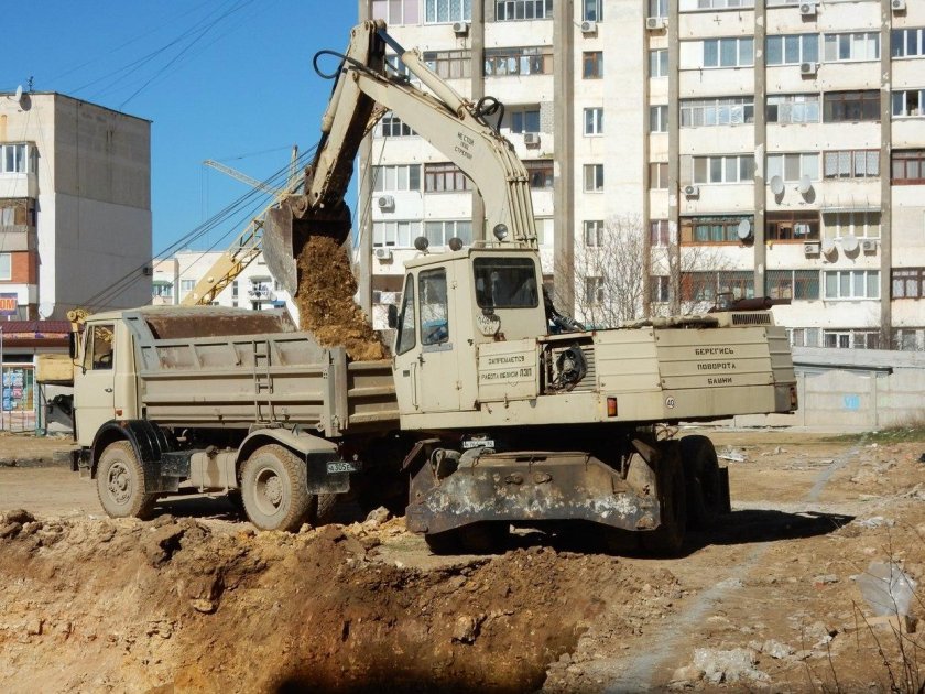 ЭО-3323 экскаватор