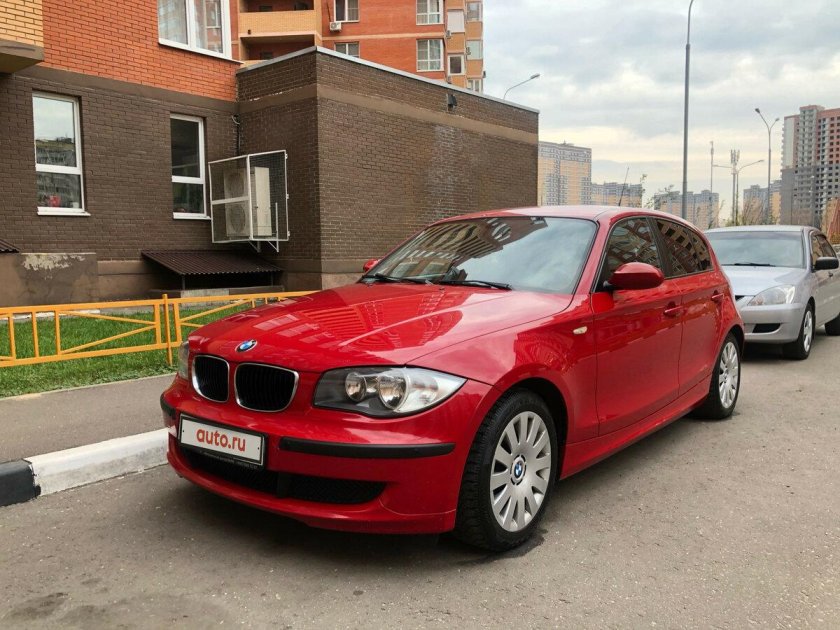 БМВ 116i 2008 красная