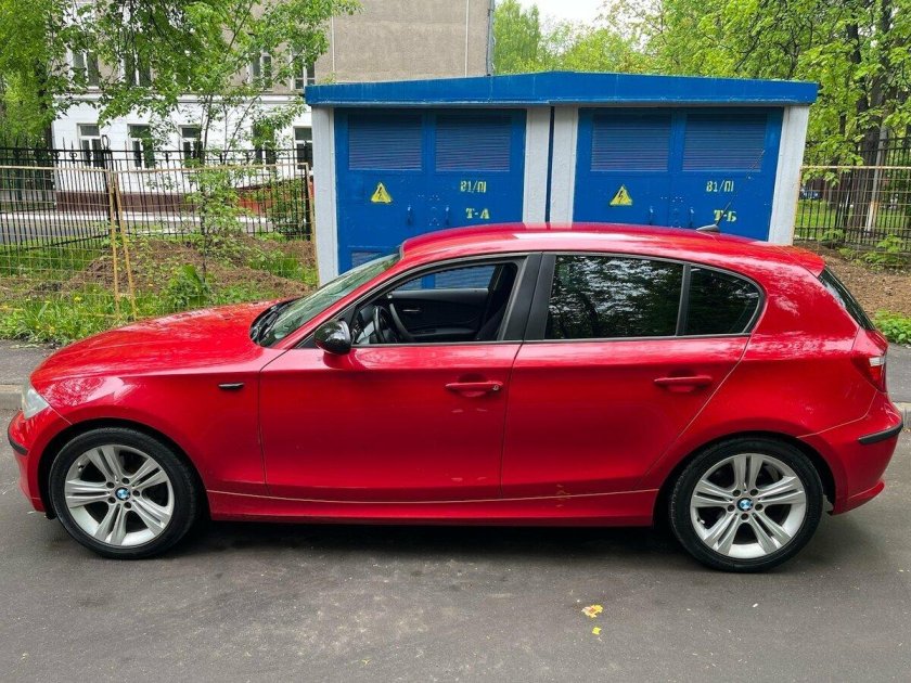 БМВ 116i 2008 красная