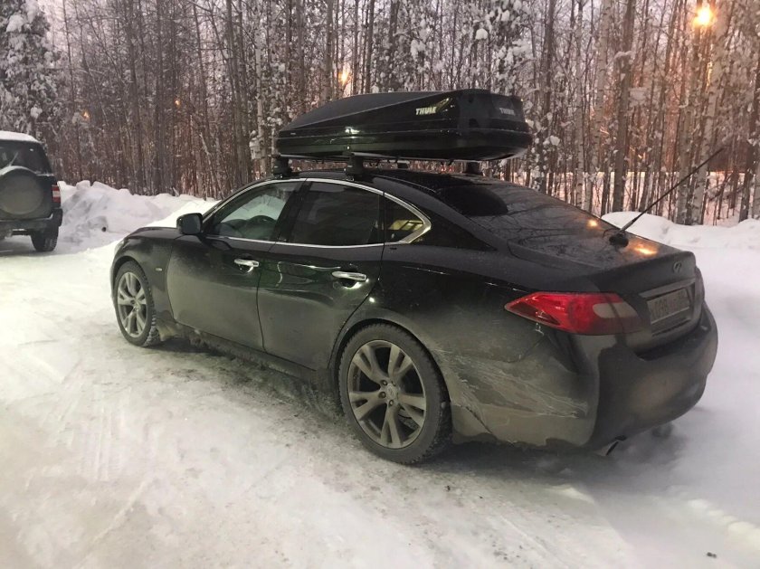 Инфинити fx35 с боксом на крыше