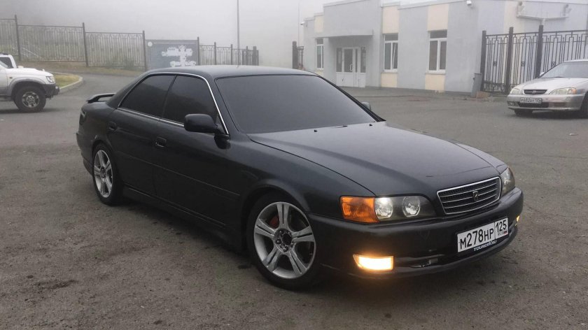 Чайзер 100 черный тонированный