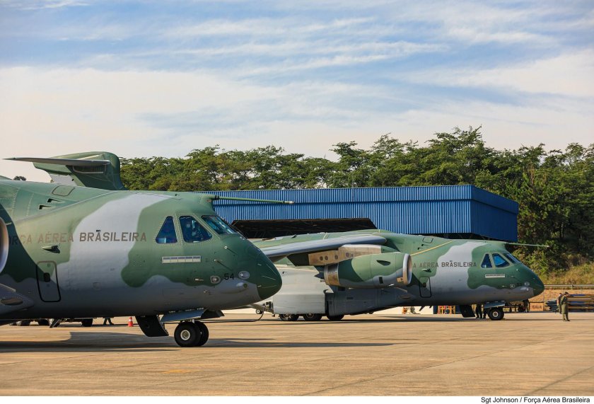 Самолет Embraer Kc-390