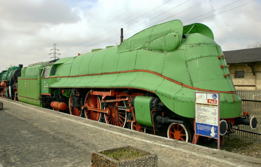 Локомотив-паровоз,тепловоз ,электровоз