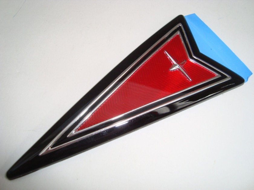 Pontiac значок