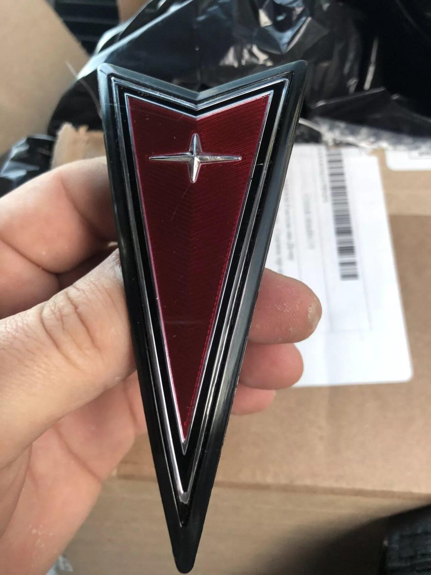 Понтиак Вайб шильдик