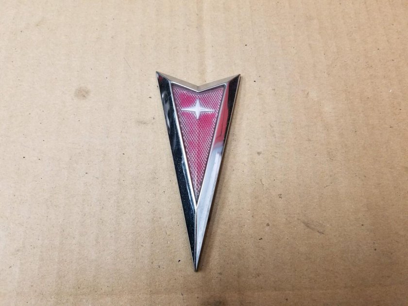 Понтиак эмблема