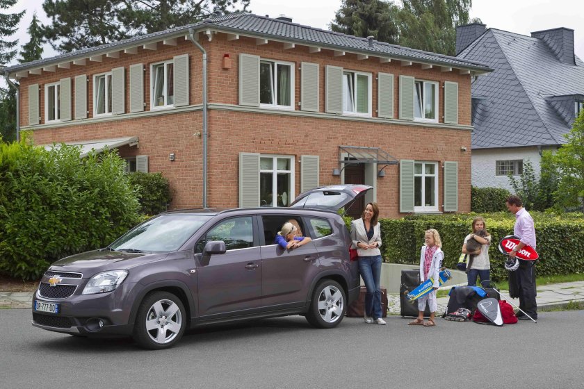 Семья в машине