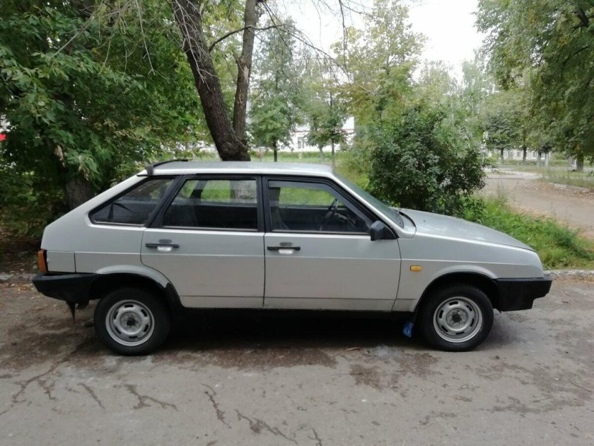 ВАЗ 2109 2003 серебристый