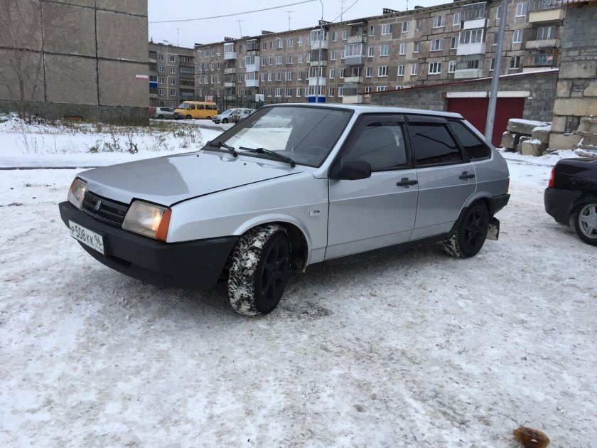 ВАЗ 2109 Лада серебристый