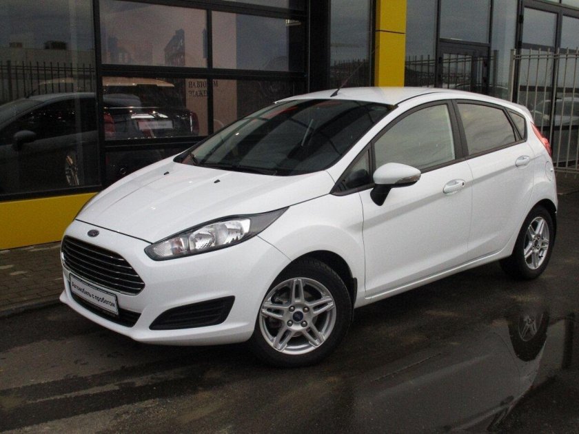 Ford Fiesta mk6 белая