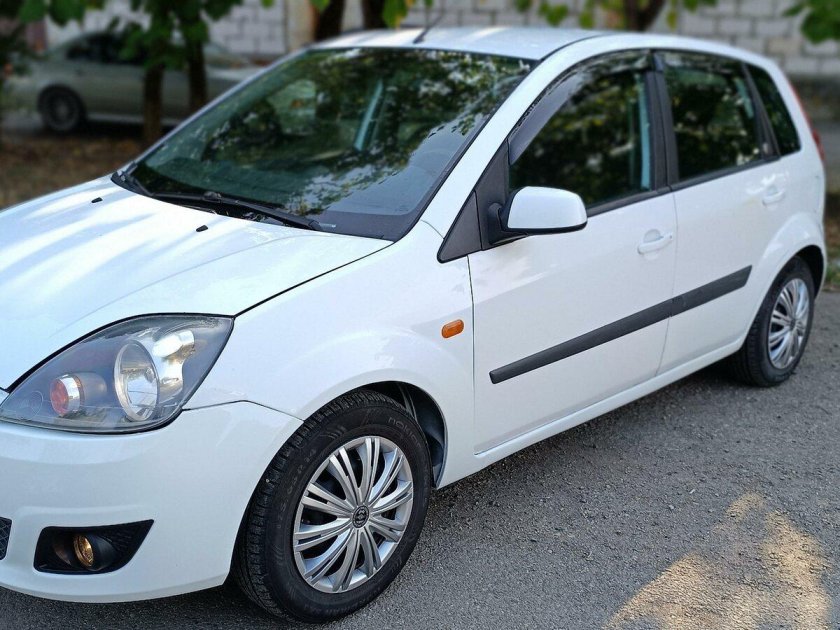 Форд Фиеста mk5 2008 год