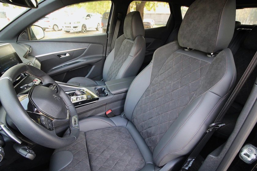 Сиденья Пежо 3008