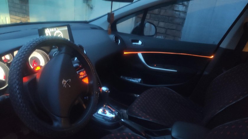 Подсветка салона Пежо 308