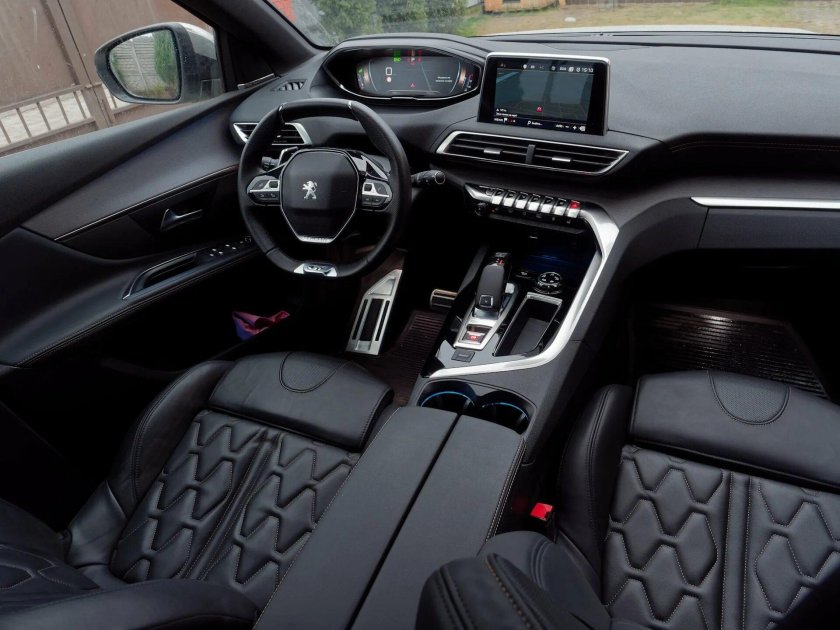 Новый Peugeot 5008 салон