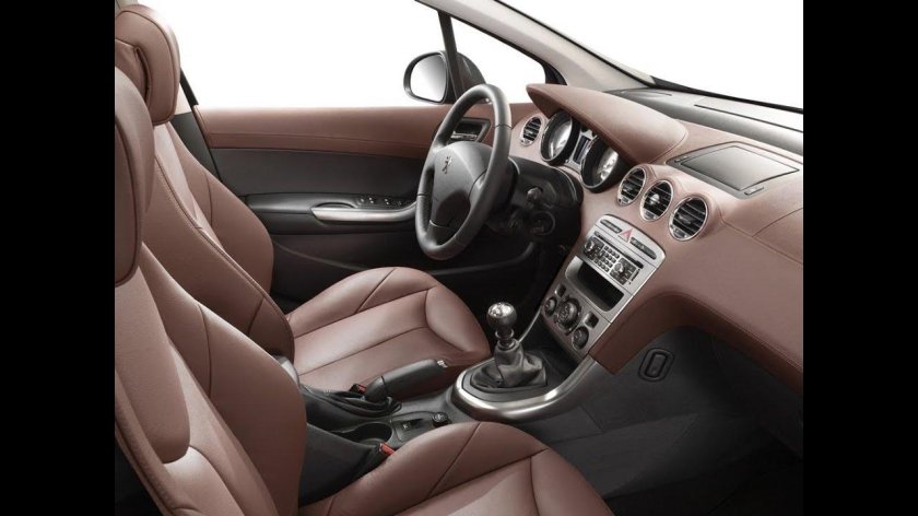 Пежо 408 кожаный салон