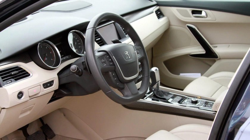 Пежо 508 салон