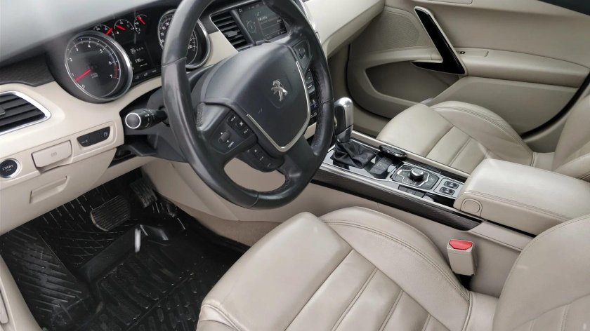 Peugeot 508 салон