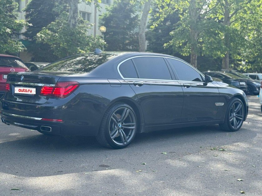 Бмв 7 серии 2015
