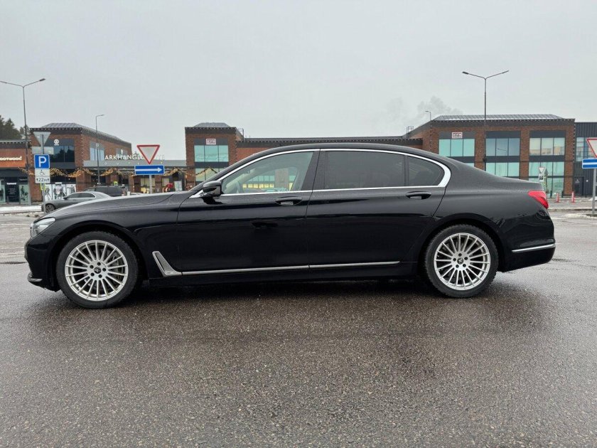 Бмв 7 серии 2018