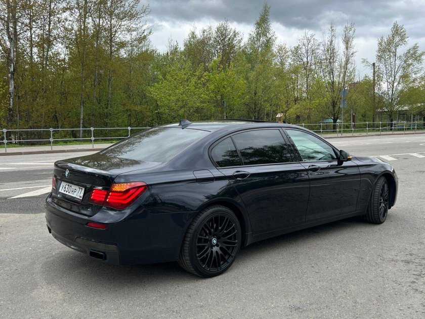 Бмв 740 f01
