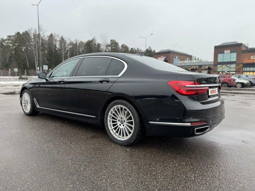 Бмв 7 серии 2016