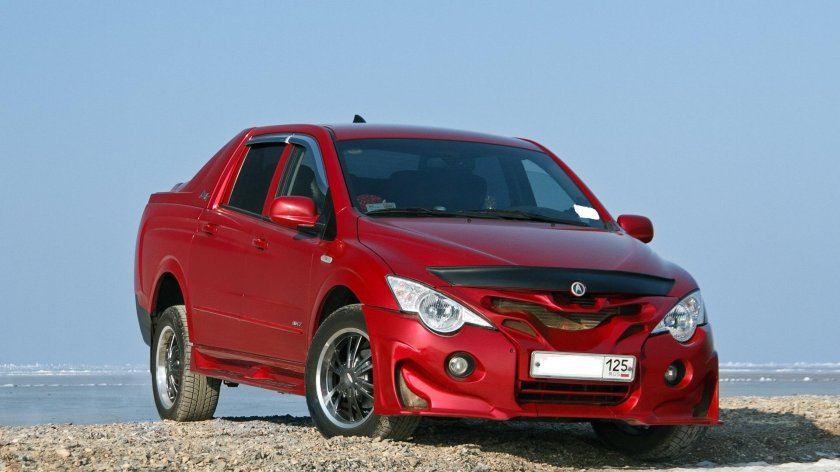 SSANGYONG Actyon Sports красный