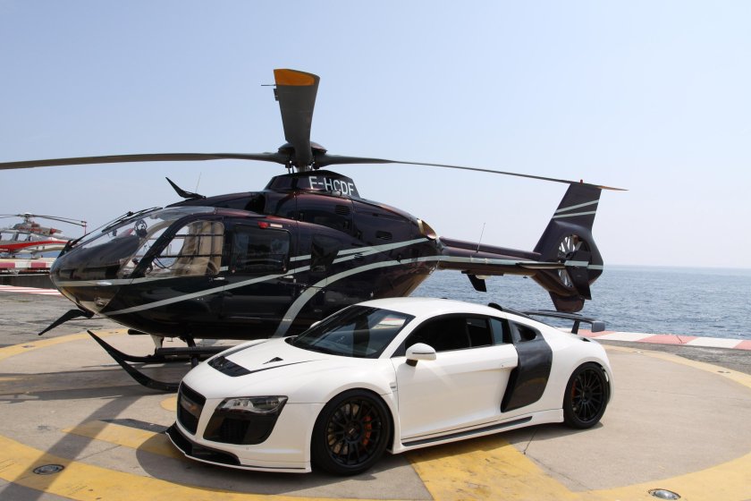 Красивый вертолет