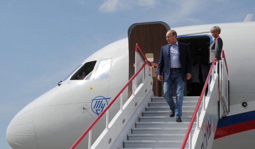 Путин в самолете