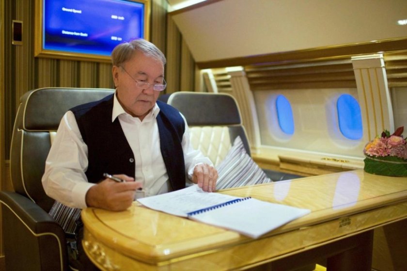Самолёт президента Казахстана Токаева
