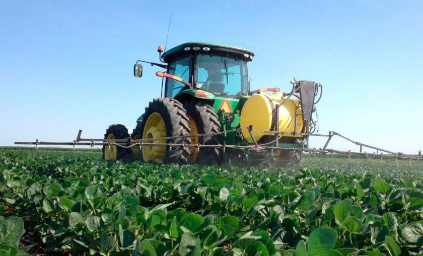 Опрыскивание сахарной свеклы John Deere