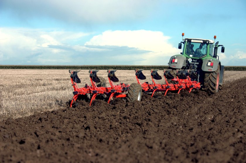 Зяблевая вспашка агрегаты