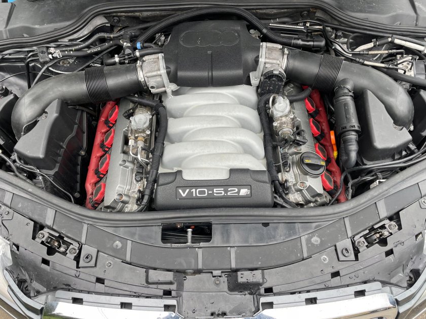 Audi s8 d3 5.2 v10