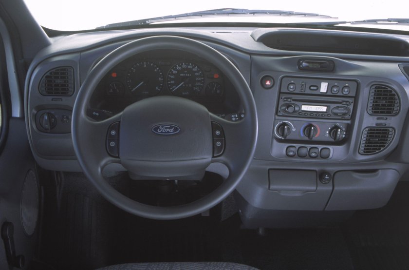 2003 Ford Transit салон