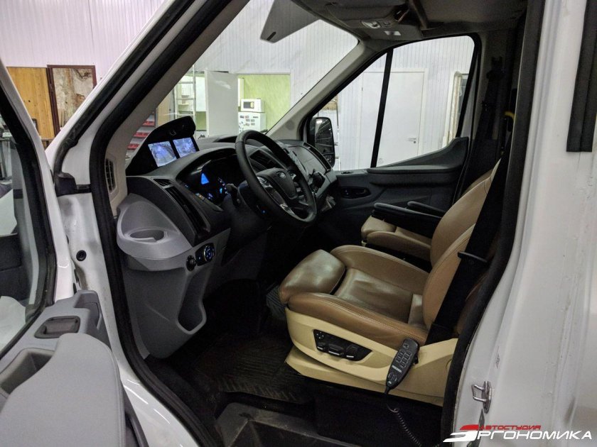 Ford Transit 2008 салон