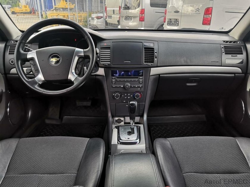 Chevrolet Epica 2011 салон