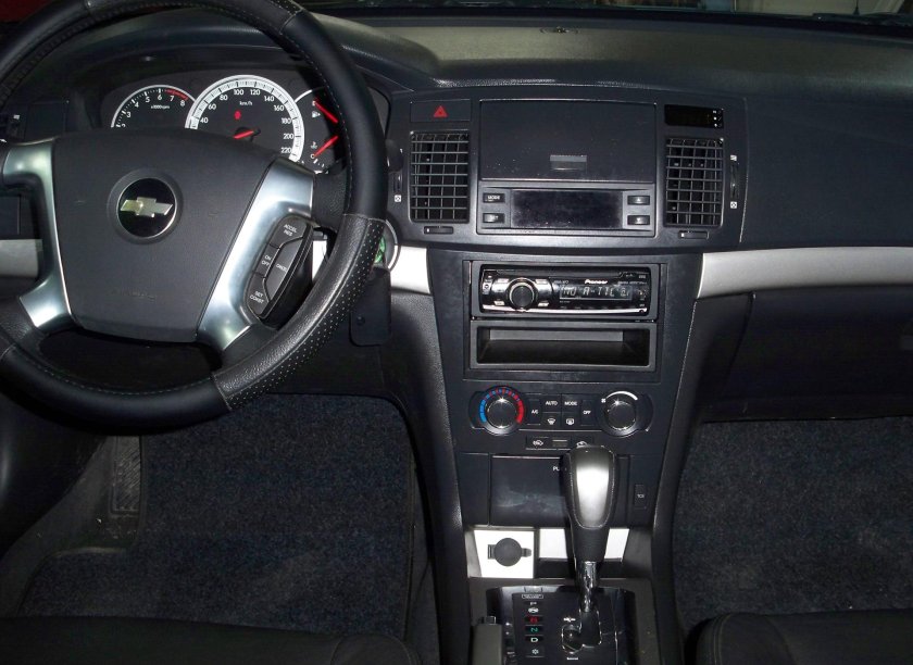 Chevrolet Epica 2011 салон