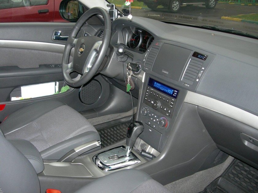 Chevrolet Epica 2011 салон