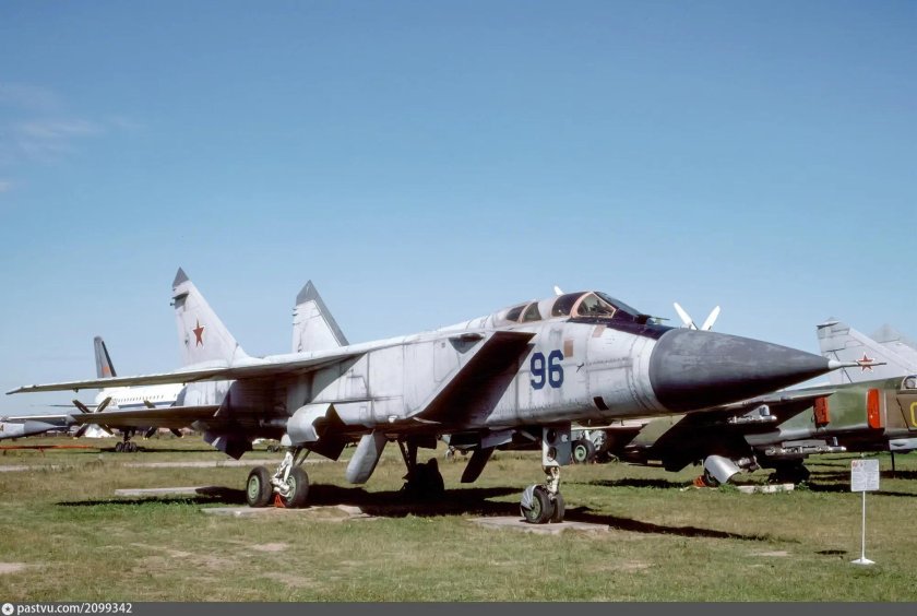 Истребитель перехватчик миг 31
