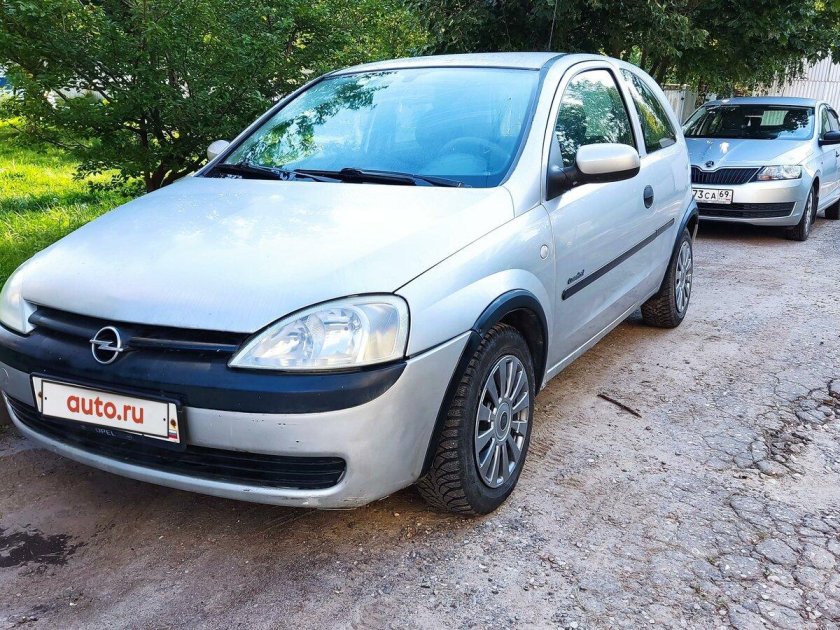 Opel Corsa c 2001-2011 г.в белый фон
