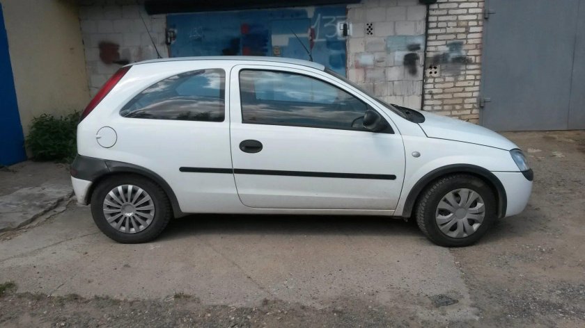 Опель Корса 2001