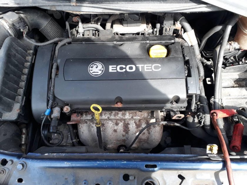 Opel Zafira 1,8 двигатель
