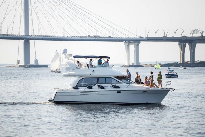 Яхты Meridian 381