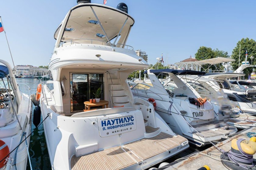 Яхта Наутилус
