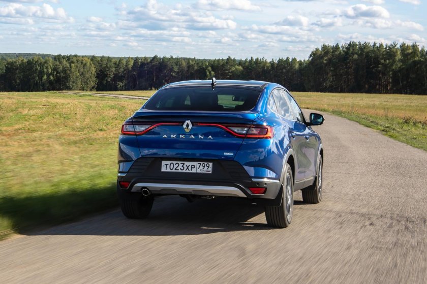 Рено аркана седан полный привод фото