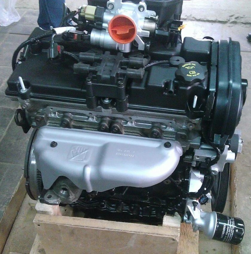 Двигатель Chrysler 2.4