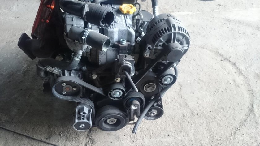 Двигатель Крайслер Вояджер 3.3